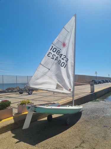 Laser barca vela di - -, a